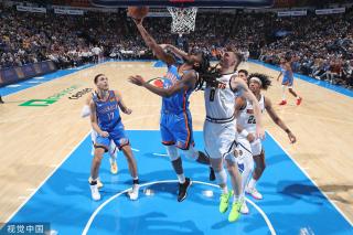 在运动场上 在运动场上